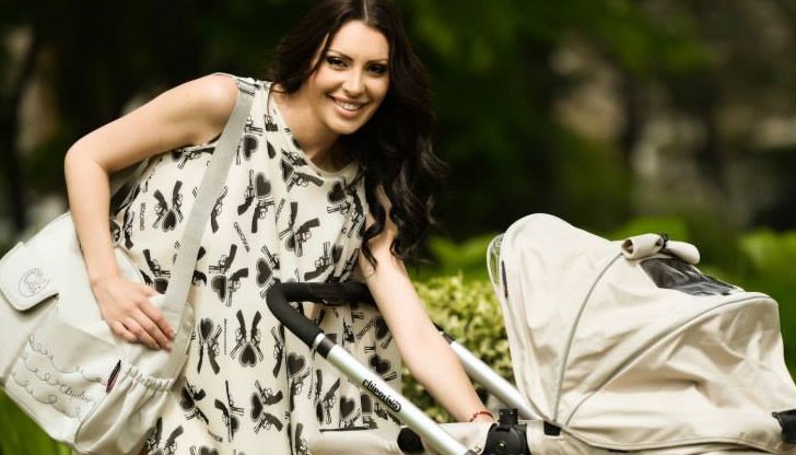 Бременната плеймейтка е в люта битка със свекърва си Бременната плеймейтка е в люта битка със свекърва си