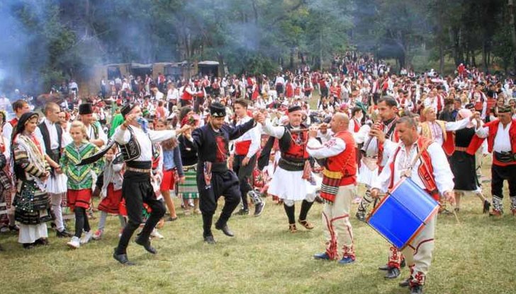В тридневния скок назад във времето ще се включат хиляди почитатели на българския фолклор и традиции