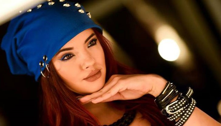 Една от най-талантливите млади певици на Х Фактор Дарина Йотова се забърка в голям скандал