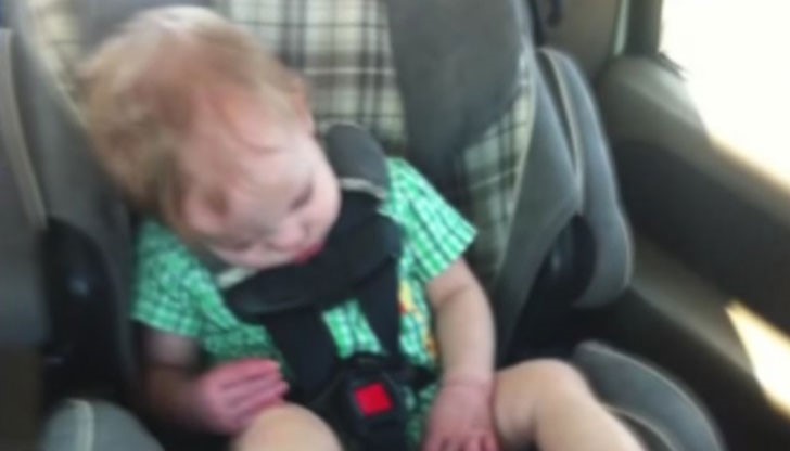 Камерън е в неподходящо столче и това коства живота му