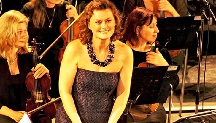 Заради инцидента е отменено участието ѝ в австрийски фестивал