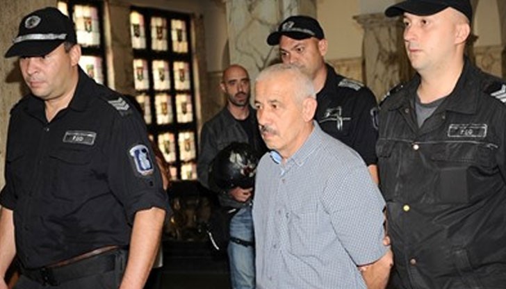 Пита се в задачата, защо нашият, български закон помага на виновните, а не защитава невинните?