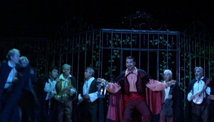 Гледайте постановката "Севилският бръснар" днес от 19:00 часа Гледайте постановката "Севилският бръснар" днес от 19:00 часа