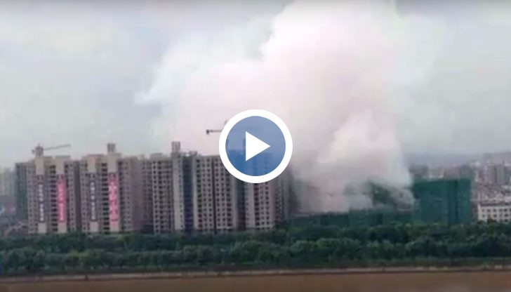 Взривът идва само ден преди годишнината от друг инцидент, който отне живота на 165 души