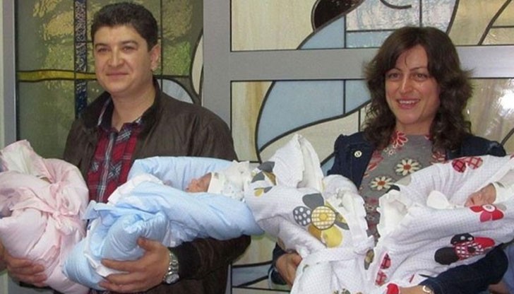 Родителите на четиризнаците не могат да се издържат у нас и едва свързват двата края