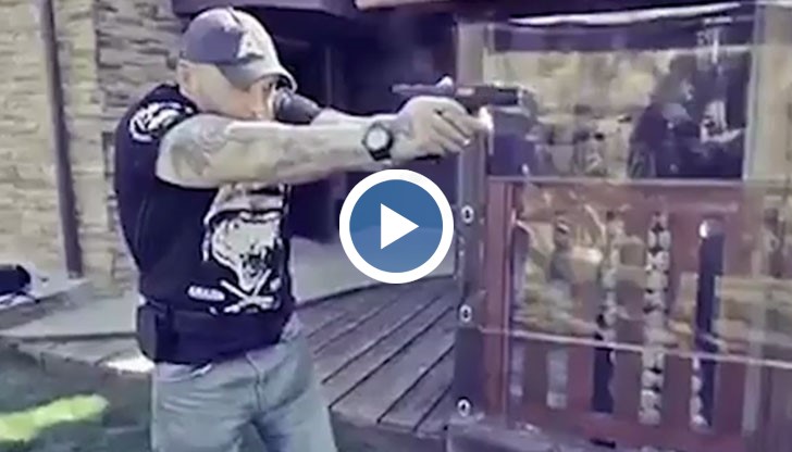 На клипа се вижда как гърми с халосни патрони по жив човек