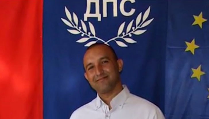 Методий от ДПС кара мъж да яде сурова риба Методий от ДПС кара мъж да яде сурова риба