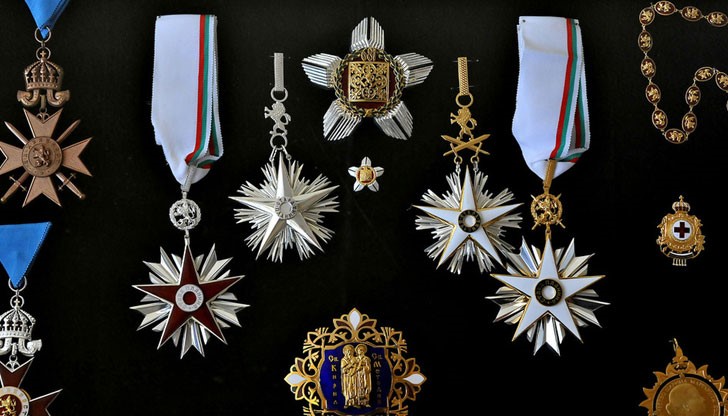 Отличия за милиони долари чакат купувачи в eBay Отличия за милиони долари чакат купувачи в eBay