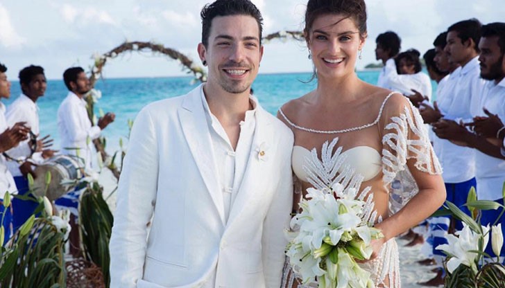 Бразилската манекенка Изабел Фонтана се взе с певеца Диего Фереро на прекрасен пясъчен плаж