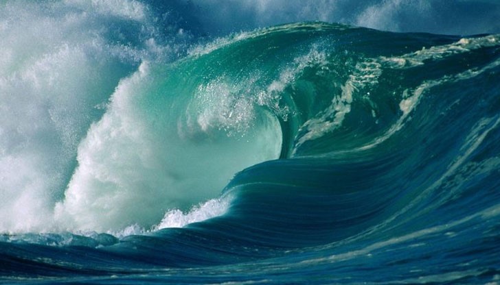 Август е летният месец с най-високи вълни и най-много жертви по морето