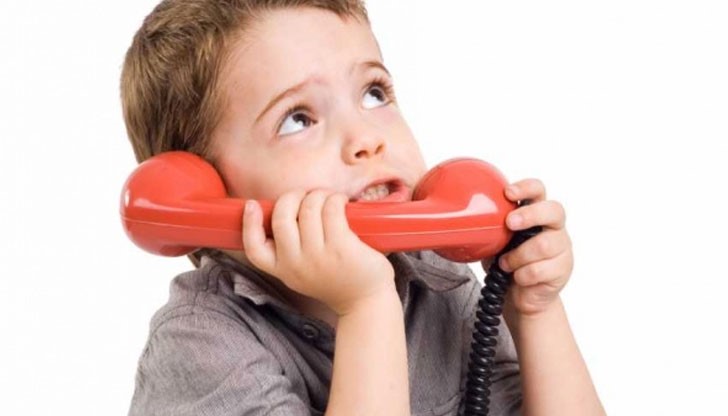 9-10-годишни деца хвърлят пари през терасата, за да съдействат на фалшиви полицаи или да платят на несъществуващ лекар, който да спаси родителите им 9-10-годишни деца хвърлят пари през терасата, за да съдействат на фалшиви полицаи или да платят на несъществуващ лекар, който да спаси родителите им