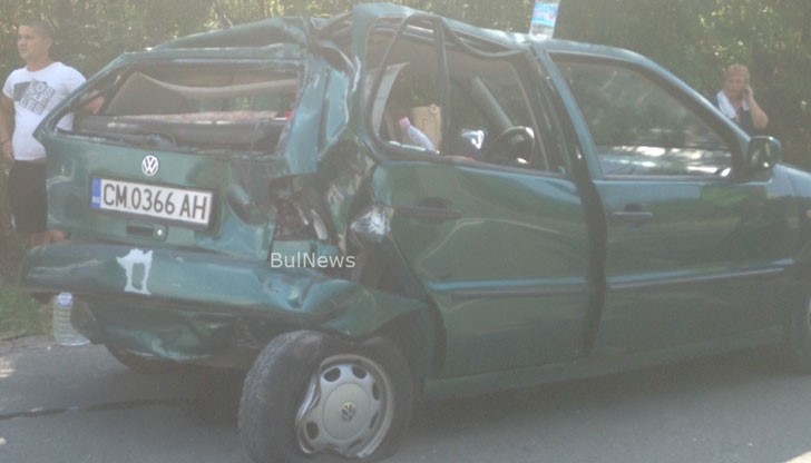 Разсеяна шофьорка сама си е виновна за инцидента, но пострадал тежко е спътникът й