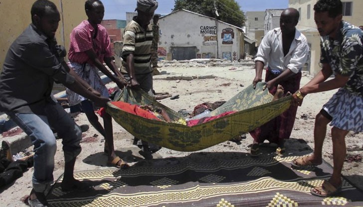 Отговорност за нападението пое местната ислямистка групировка „Аш Шабаб“, имаща връзки с „Ал Кайда“ Отговорност за нападението пое местната ислямистка групировка „Аш Шабаб“, имаща връзки с „Ал Кайда“