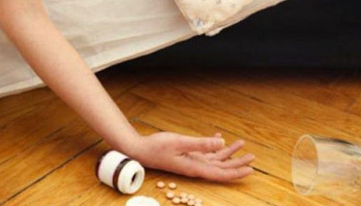 Младото момиче се спречкало с приятеля си и се нагълтало с 14 таблетки "Деган" Младото момиче се спречкало с приятеля си и се нагълтало с 14 таблетки "Деган"