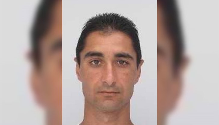 Мъжът е на около 30 години, напуснал е дома си в Долни Чифлик на 9 август и оттогава е в неизвестност