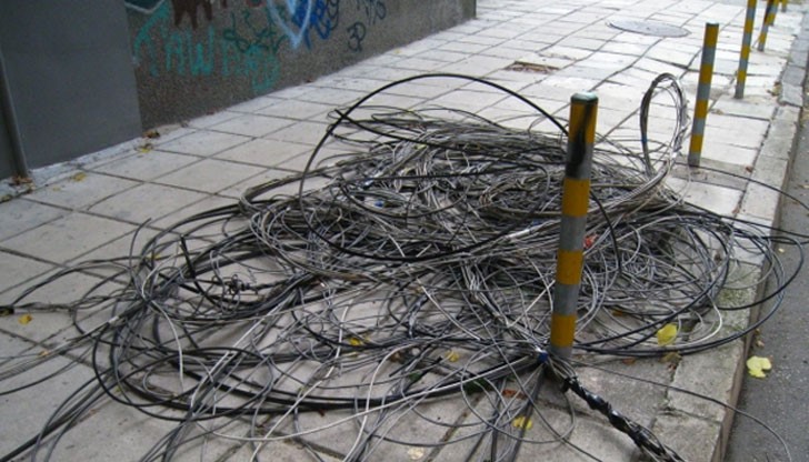 Мъжът разрушавал оборудването на местния доставчик, защото в мрежата можело да попадне унизителен за него видеозапис / Снимката е илюстративна Мъжът разрушавал оборудването на местния доставчик, защото в мрежата можело да попадне унизителен за него видеозапис / Снимката е илюстративна