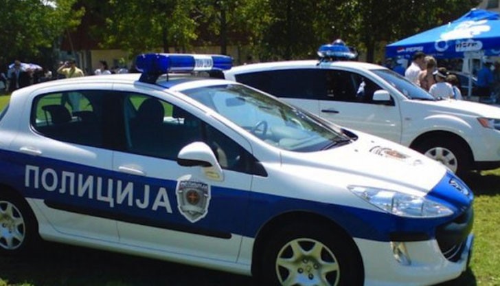 Сръбската полиция арестува ловец, заподозрян за убийството на афганистански бежанец в югоизточната част на страната в близост до границата с България Сръбската полиция арестува ловец, заподозрян за убийството на афганистански бежанец в югоизточната част на страната в близост до границата с България