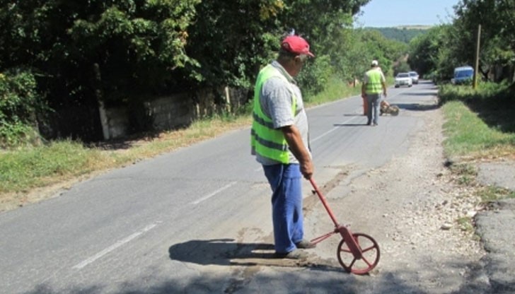 До 15 август отсечката се използваше за обходен маршрут при ремонта на моста над река Бели Лом край село Писанец До 15 август отсечката се използваше за обходен маршрут при ремонта на моста над река Бели Лом край село Писанец