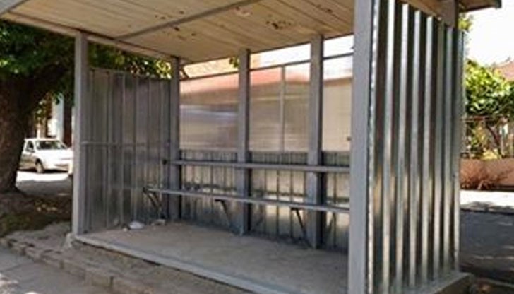 Хората се оплакват, че новото удобство навява спомени за комунизма