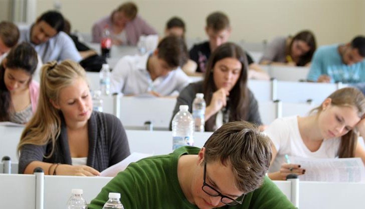 Колекция от безсмъртни ученически и кандидат-студентски бисери Колекция от безсмъртни ученически и кандидат-студентски бисери