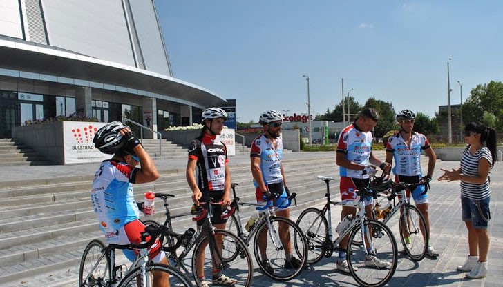 На територията на общината те бяха посрещнати и приветствани от Ирена Петрова – директор дирекция „Култура и образование“