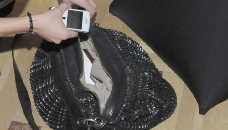 М.С. на 34 г. от с. Беловец е откраднал телефона на 25-годишна русенка на 12 май тази година М.С. на 34 г. от с. Беловец е откраднал телефона на 25-годишна русенка на 12 май тази година