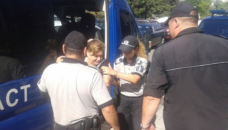 Убийцата е била издадена на ченгетата, хвалила се, че взема пенсията на мъжа си