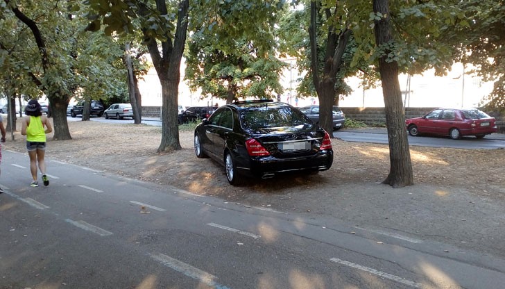 Как се паркира в парка в Русе