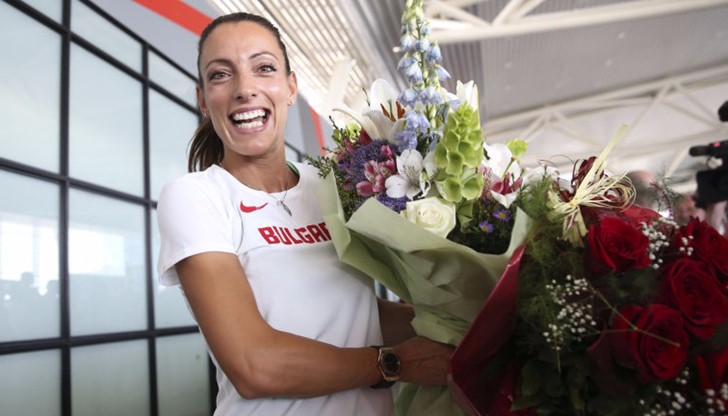 Ивет Лалова се завърна в България след Олимпиадата в Рио де Жанейро