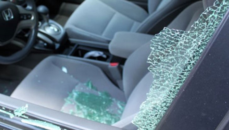 Загиналата жена седяла на задната седалка заедно с детето си, което е оцеляло / Снимката е илюстративна/