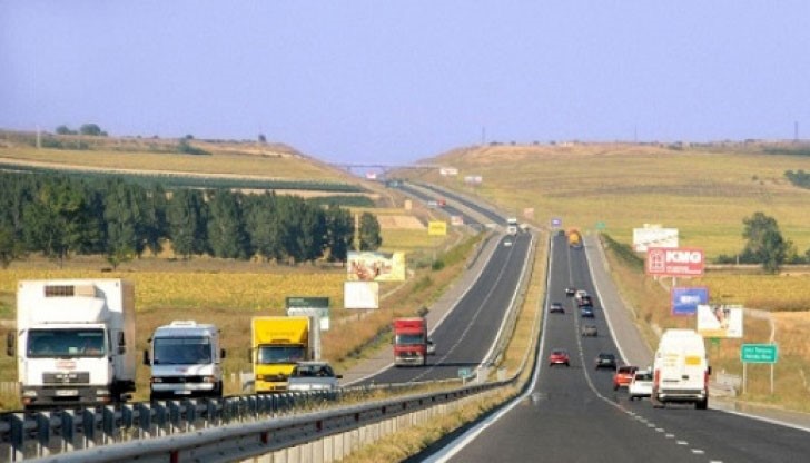 Без налози за леки коли и тирове по 4000 км от републиканската мрежа Без налози за леки коли и тирове по 4000 км от републиканската мрежа