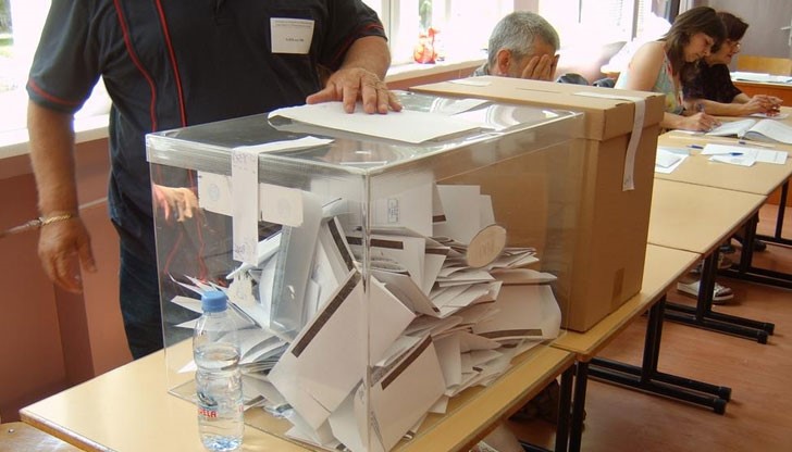 Членовете, които носят чувалите с бюлетините, ще получат по 20 лева отгоре Членовете, които носят чувалите с бюлетините, ще получат по 20 лева отгоре