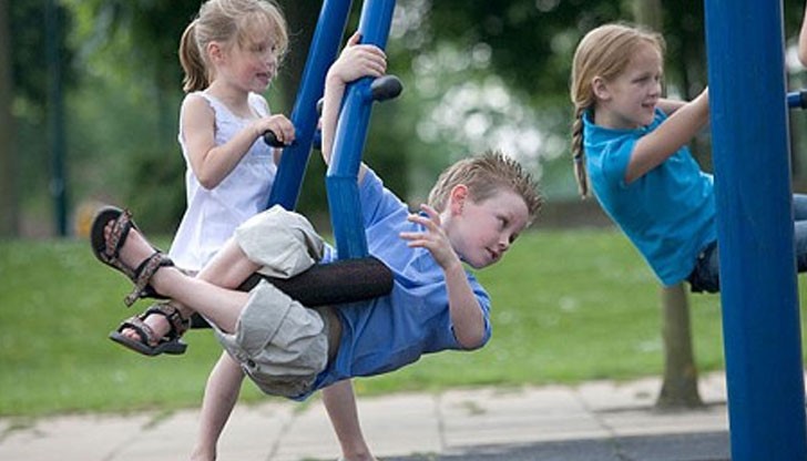 Опасен плодивчанин плаши деца в центъра на града Опасен плодивчанин плаши деца в центъра на града