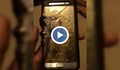 Изплашен мъж показа последствията от избухването на Samsung-а му
