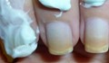 Пастата за зъби прави чудеса с ...ноктите