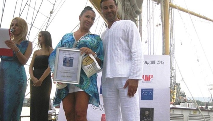 Август 2015 г., Морската гара във Варна - Мейзер получава награда за благотворителност от пиар агенция