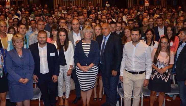 Кандидат-президентската двойка на ГЕРБ ще бъде от хора, които са се доказали и имат успешна кариера Кандидат-президентската двойка на ГЕРБ ще бъде от хора, които са се доказали и имат успешна кариера