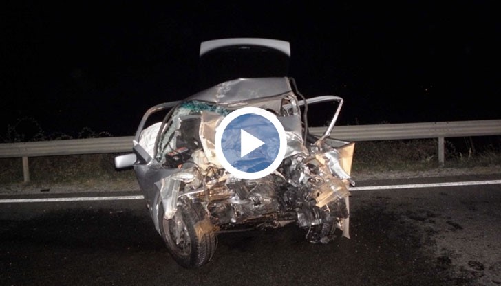 Челно се удрят автомобил и автобус край Симитли