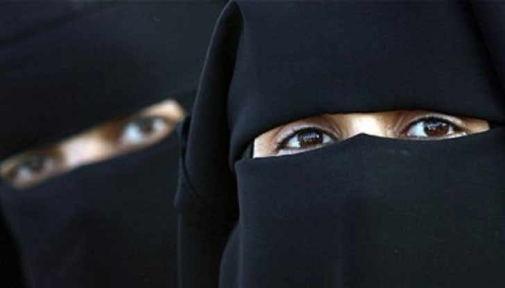 Досега жените в Сирия и Ирак бяха пребивани, ако не си покриват тялото и очите