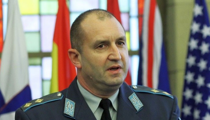 Генерал Радев ще работи за различна президентска институция Генерал Радев ще работи за различна президентска институция