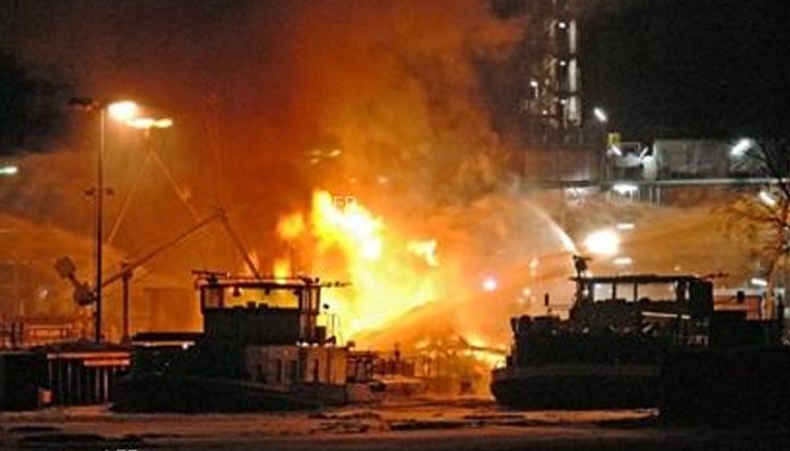 Взрив е разтърсил малък танкер плаващ под флаг на Южна Корея