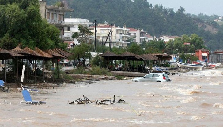 Проливните дъждове, които се изсипаха, засегнаха почти цяла Гърция