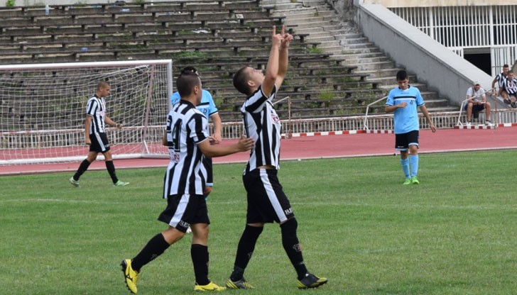 Двубоят бе част от 3-ия кръг на елитната група - U19 и се игра на стадион Пловдив