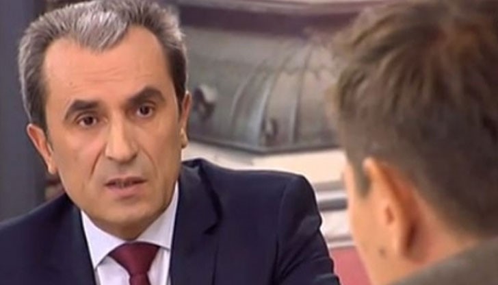 Водещите на "Здравей, България" нападнаха кандидата за президент, той не спря да им прави забележки Водещите на "Здравей, България" нападнаха кандидата за президент, той не спря да им прави забележки