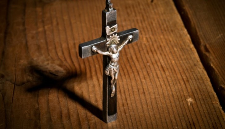 На 14 септември Православната църква отбелязва Въздвижение на Светия кръст Господен
