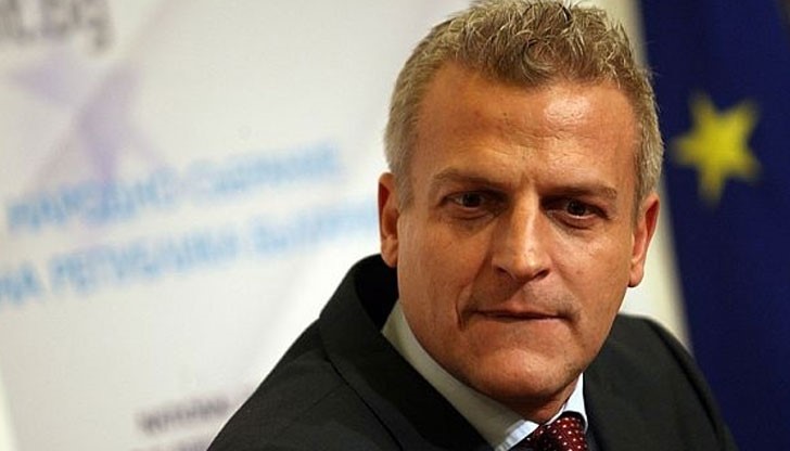 Той е освободен от работа след проверка на Инспектората на МЗ