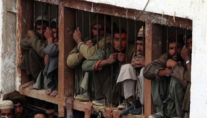 В рамките на чистката след опита за сваляне на президента Реджеп Ердоган от власт бяха арестувани близо 40 000 души В рамките на чистката след опита за сваляне на президента Реджеп Ердоган от власт бяха арестувани близо 40 000 души