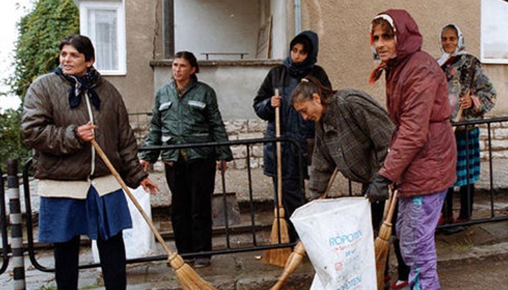 Ако не си платите глобите и данъците ставате чистачи и озеленители Ако не си платите глобите и данъците ставате чистачи и озеленители
