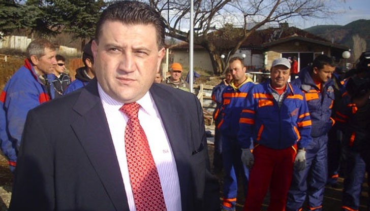 Фирмата е затънала в дългове за над 100 милиона, разкрива доскорошен служител на пътната фирма Фирмата е затънала в дългове за над 100 милиона, разкрива доскорошен служител на пътната фирма