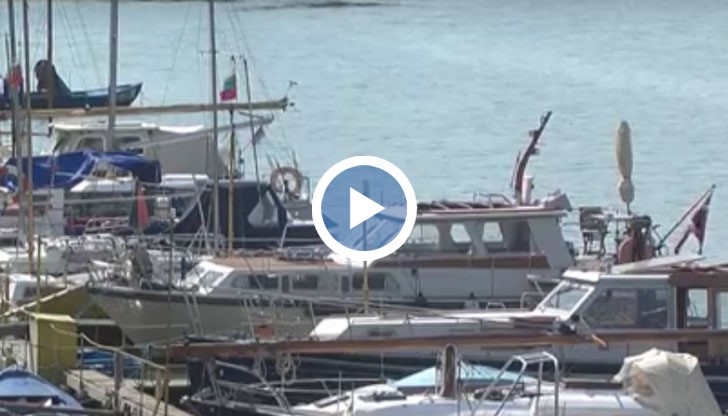 Освен че ползването на стоянката не било уредено законодателно и нямало писмено разрешение за това, друг проблем са и лошите условия